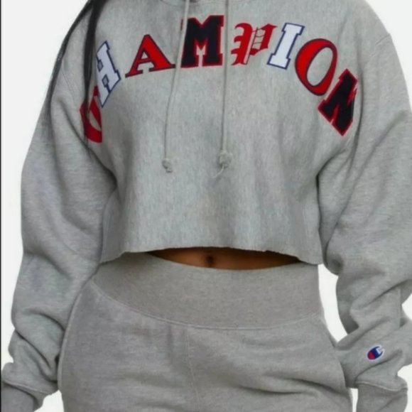 Champion Old English Reverse Weave crop ho… - Picture 1 of 3